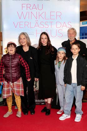 Nele Winkler, Angela Winkler und Wiegand Wittig mit Gästen beim Special Screening des Kinofilms Frau Winkler verlässt das Haus im Cinema Paris,. Berlin, 01.10.2026