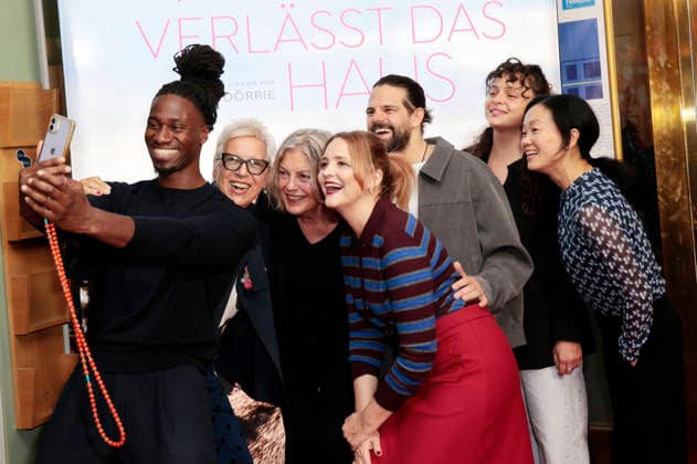 Eugene Boateng, Doris Dörrie, Angela Winkler, Laura Tonke, Josef Ellers, Via Jikeli und Yvonne Yung Hee Bormann beim Special Screening des Kinofilms Frau Winkler verlässt das Haus im Cinema Paris,. Berlin, 01.10.2026
