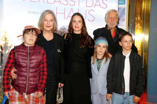 Nele Winkler, Angela Winkler und Wiegand Wittig mit Gästen beim Special Screening des Kinofilms Frau Winkler verlässt das Haus im Cinema Paris,. Berlin, 01.10.2026
