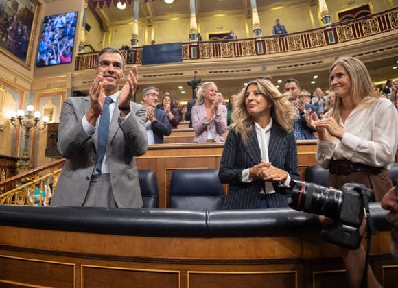Congress Votes on Housing Decrees I D Prime Minister Pedro Sánchez, Second Vice President and Minister of Labor and Social Economy Yolanda Díaz, and the Third Vice President and Minister for Ecological Transition and the Demographic Challenge, Sara Aagesen, during a plenary session in the Congress of Deputies on October 2, 2026, in Madrid, Spain. Congress is voting today on whether to ratify or repeal the two Royal Decrees on housing issued by the government this week in the Official State Gazette (BOE). Specifically, these are Royal Decree-Law 26 of 2026, dated September 29, which adopts urgent measures to protect the social function of housing and expand the supply of affordable housing, and Royal Decree-Law 27 2026, dated September 29, Copyright: xEduardoxParrax 7814584
