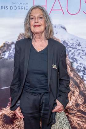 ABB FRAUWINKLER- Angela Winkler auf dem roten Teppich beim Special Screening des Kino Films Frau Winkler verlaesst das Haus im Cinema Parisl in Berlin 01.10.2026 Berlin Deutschland