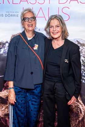 ABB FRAUWINKLER- Doris Doerrie mit Angela Winkler auf dem roten Teppich beim Special Screening des Kino Films Frau Winkler verlaesst das Haus im Cinema Parisl in Berlin 01.10.2026 Berlin Deutschland