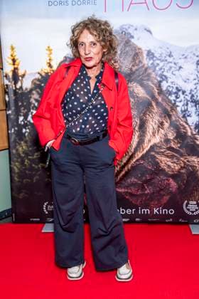 ABB FRAUWINKLER- Adriana Altaras auf dem roten Teppich beim Special Screening des Kino Films Frau Winkler verlaesst das Haus im Cinema Parisl in Berlin 01.10.2026 Berlin Deutschland