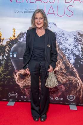 ABB FRAUWINKLER- Angela Winkler auf dem roten Teppich beim Special Screening des Kino Films Frau Winkler verlaesst das Haus im Cinema Parisl in Berlin 01.10.2026 Berlin Deutschland
