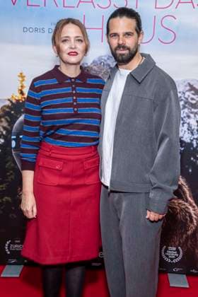 ABB FRAUWINKLER- Laura Tonke und Josef Ellers auf dem roten Teppich beim Special Screening des Kino Films Frau Winkler verlaesst das Haus im Cinema Parisl in Berlin 01.10.2026 Berlin Deutschland