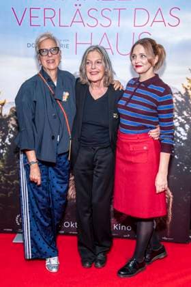 ABB FRAUWINKLER- Doris Doerrie Angela Winkler und Laura Tonke auf dem roten Teppich beim Special Screening des Kino Films Frau Winkler verlaesst das Haus im Cinema Parisl in Berlin 01.10.2026 Berlin Deutschland