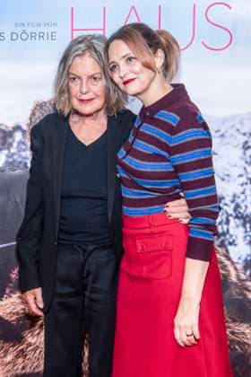 ABB FRAUWINKLER- Angela Winkler und Laura Tonke auf dem roten Teppich beim Special Screening des Kino Films Frau Winkler verlaesst das Haus im Cinema Parisl in Berlin 01.10.2026 Berlin Deutschland