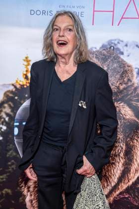 ABB FRAUWINKLER- Angela Winkler auf dem roten Teppich beim Special Screening des Kino Films Frau Winkler verlaesst das Haus im Cinema Parisl in Berlin 01.10.2026 Berlin Deutschland
