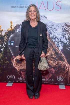 ABB FRAUWINKLER- Angela Winkler auf dem roten Teppich beim Special Screening des Kino Films Frau Winkler verlaesst das Haus im Cinema Parisl in Berlin 01.10.2026 Berlin Deutschland