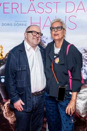 ABB FRAUWINKLER- Gustav Peter Woehler und Doris Doerrie auf dem roten Teppich beim Special Screening des Kino Films Frau Winkler verlaesst das Haus im Cinema Parisl in Berlin 01.10.2026 Berlin Deutschland