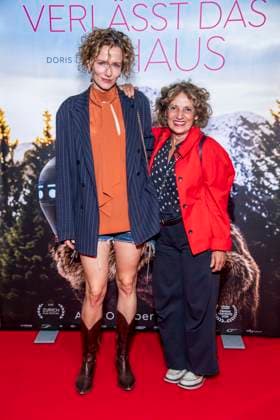 ABB FRAUWINKLER- Adina Vetter und Adriana Altaras auf dem roten Teppich beim Special Screening des Kino Films Frau Winkler verlaesst das Haus im Cinema Parisl in Berlin 01.10.2026 Berlin Deutschland