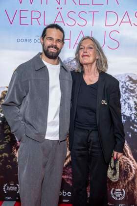 ABB FRAUWINKLER- Josef Ellers und Angela Winkler auf dem roten Teppich beim Special Screening des Kino Films Frau Winkler verlaesst das Haus im Cinema Parisl in Berlin 01.10.2026 Berlin Deutschland