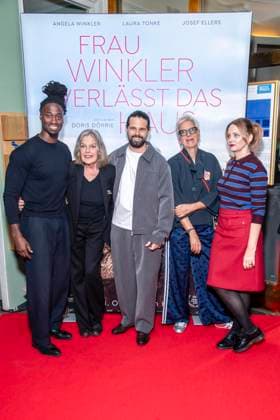 ABB FRAUWINKLER- Eugene Boateng, Angela Winkler, Josef Ellers, Doris Doerrie und Laura Tonke auf dem roten Teppich beim Special Screening des Kino Films Frau Winkler verlaesst das Haus im Cinema Parisl in Berlin 01.10.2026 Berlin Deutschland