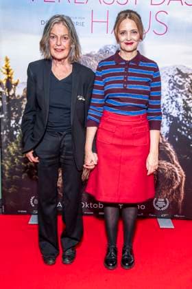 ABB FRAUWINKLER- Angela Winkler und Laura Tonke auf dem roten Teppich beim Special Screening des Kino Films Frau Winkler verlaesst das Haus im Cinema Parisl in Berlin 01.10.2026 Berlin Deutschland