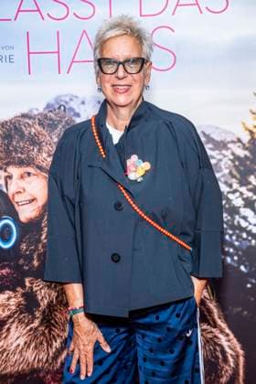 ABB FRAUWINKLER- Doris Doerrie Regisseurin auf dem roten Teppich beim Special Screening des Kino Films Frau Winkler verlaesst das Haus im Cinema Parisl in Berlin 01.10.2026 Berlin Deutschland