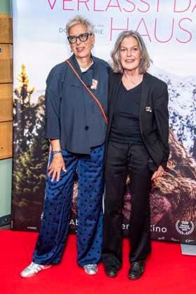 ABB FRAUWINKLER- Doris Doerrie mit Angela Winkler auf dem roten Teppich beim Special Screening des Kino Films Frau Winkler verlaesst das Haus im Cinema Parisl in Berlin 01.10.2026 Berlin Deutschland