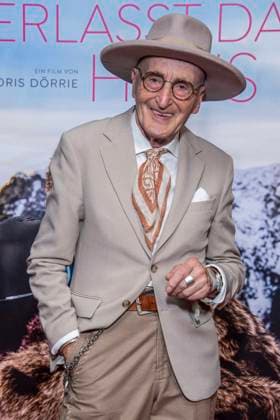 ABB FRAUWINKLER- Guenther Krabbenhoeft auf dem roten Teppich beim Special Screening des Kino Films Frau Winkler verlaesst das Haus im Cinema Parisl in Berlin 01.10.2026 Berlin Deutschland
