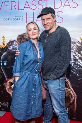 ABB FRAUWINKLER- Katharine Mehrling und Tilmar Kuhn auf dem roten Teppich beim Special Screening des Kino Films Frau Winkler verlaesst das Haus im Cinema Parisl in Berlin 01.10.2026 Berlin Deutschland