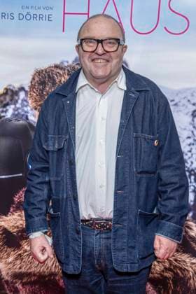 ABB FRAUWINKLER- Gustav Peter Woehler auf dem roten Teppich beim Special Screening des Kino Films Frau Winkler verlaesst das Haus im Cinema Parisl in Berlin 01.10.2026 Berlin Deutschland