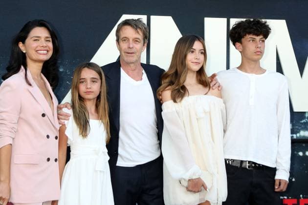 Malika Gregson-Williams - left, daughter, Harry Gregson-Williams - Center, daughter, son at arrivals for ANIMALS Premiere, Westwood Village Theatre, Los Angeles, CA, October 01, 2026. Photo By: Priscilla Grant Everett Collection ANIMALS Premiere PUBLICATIONXNOTxINxCANxCHNxFRAxITAxJPNxNORxPOLxRUSxESPxUKxUSA