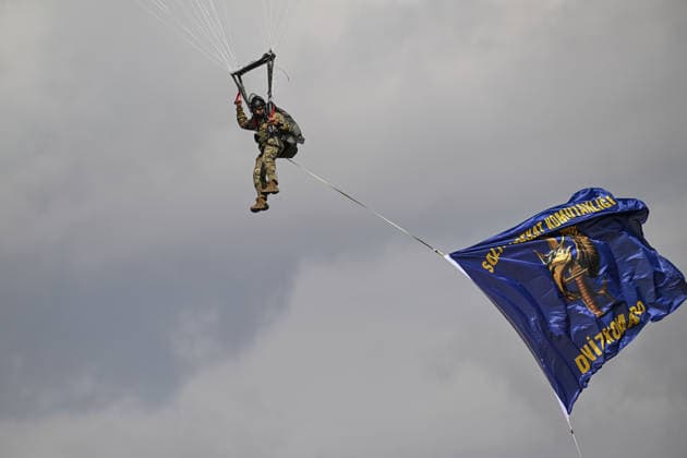 TEKNOFEST Southeast in Turkiye s Sanliurfa SANLIURFA, TURKIYE - OCTOBER 2: The Turkish Gendarmerie conducts a paramotor demonstration flight during the TEKNOFEST Southeast, world s largest aviation, space, and technology festival continues at the Sanliurfa GAP Airport for its 15th edition in Sanliurfa, Turkiye on October 2, 2026. Harun Ozalp Anadolu Sanliurfa Turkey. Editorial use only. Please get in touch for any other usage.  Copyright: x2026xAnadoluxHarunxOzalpx
