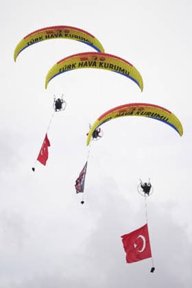 TEKNOFEST Southeast in Turkiye s Sanliurfa SANLIURFA, TURKIYE - OCTOBER 02: Gendarmerie paramotor troops perform demonstration flight at the TEKNOFEST Southeast, world s largest aviation, space, and technology festival continues at the Sanliurfa GAP Airport for its 15th edition in Sanliurfa, Turkiye on October 02, 2026. Bunyamin Celik Anadolu Sanliurfa Turkey. Editorial use only. Please get in touch for any other usage.  Copyright: x2026xAnadoluxBunyaminxCelikx