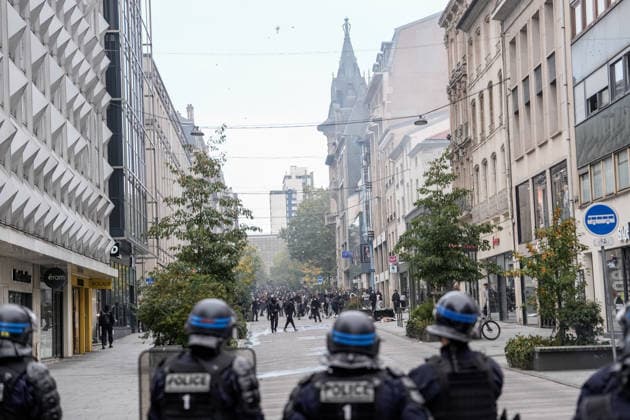 Students clash with police during high-school mobilization in Nancy NANCY, FRANCE - OCTOBER 2: Students gather around several schools and clash with police forces as a nationwide high-school mobilization continues over school conditions and demands for greater education resources in Nancy, France on October 2, 2026. Police deploy security units around several locations as demonstrations and blockades continue. Muhammed Said Tako Anadolu Nancy France. Editorial use only. Please get in touch for any other usage.  Copyright: x2026xAnadoluxMuhammedxSaidxTakox