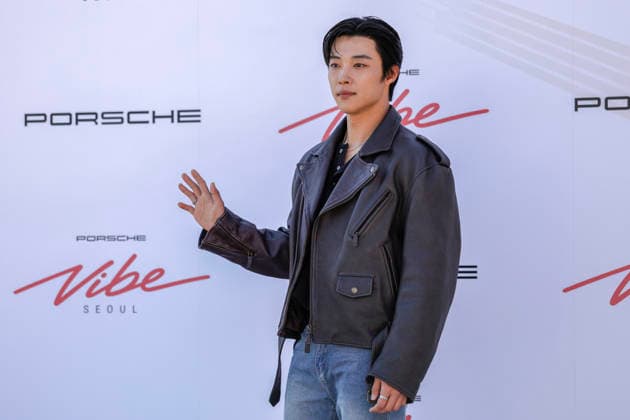 South Korean celebrities attend photo wall event in Seoul South Korean actor Woo Do-hwan poses for photos during a photocall for the 2026 Porsche Vibe Seoul Preview at the Mapo Oil Tank Culture Park in Seoul, South Korea, on October 02, 2026. Seoul South Korea  Copyright: xMatrixxImagesx xJungxUi-Chelx
