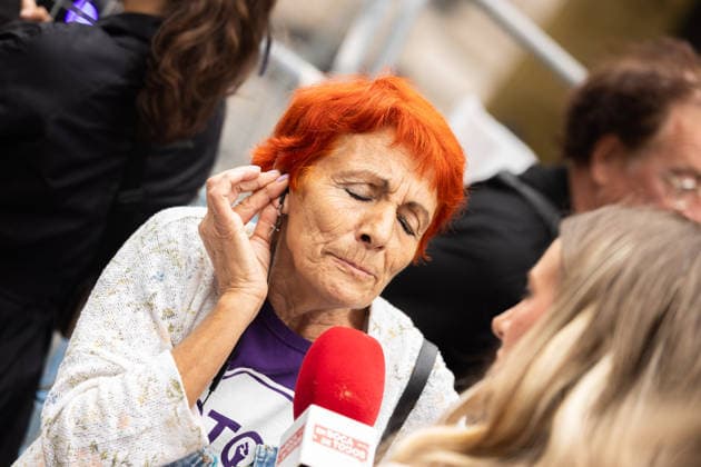 October 2, 2026, Madrid, Madrid, SPAIN: Thousands of people from Madrid gather in front of the Congress of Deputies while the decrees on the protection of the right to housing and against real estate speculation are debated. The right-wing parties (PP, VOX, JUNTS) promise to overthrow the initiatives that were negotiated with the Tenants Union that maintains a camp of 1,200 stores in Puerta del Sol. Madrid SPAIN - ZUMAl221 20261002_zip_l221_016 Copyright: xIgnacioxLopezxIsasmendix