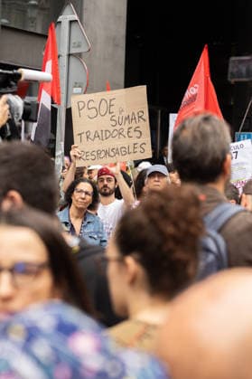 October 2, 2026, Madrid, Madrid, SPAIN: Thousands of people from Madrid gather in front of the Congress of Deputies while the decrees on the protection of the right to housing and against real estate speculation are debated. The right-wing parties (PP, VOX, JUNTS) promise to overthrow the initiatives that were negotiated with the Tenants Union that maintains a camp of 1,200 stores in Puerta del Sol. Madrid SPAIN - ZUMAl221 20261002_zip_l221_017 Copyright: xIgnacioxLopezxIsasmendix