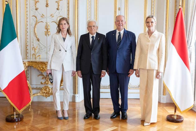 October 2, 2026, Principato Di Monaco: A handout picture, provided by Quirinale Press Office, shows Italian President of the Republic Sergio Mattarella and his daughter Laura at the Prince s Palace, with Prince Albert II of Monaco and Princess Charlene, Monaco, 2 October 2026. ANSA Quirinale Press Office +++ ANSA PROVIDES ACCESS TO THIS HANDOUT PHOTO TO BE USED SOLELY TO ILLUSTRATE NEWS REPORTING OR COMMENTARY ON THE FACTS OR EVENTS DEPICTED IN THIS IMAGE - NO ARCHIVING - NO LICENSING - NPK Principato Di Monaco  - ZUMAa110 20261002_zaf_a110_016 Copyright: xFrancescoxAmmendolax