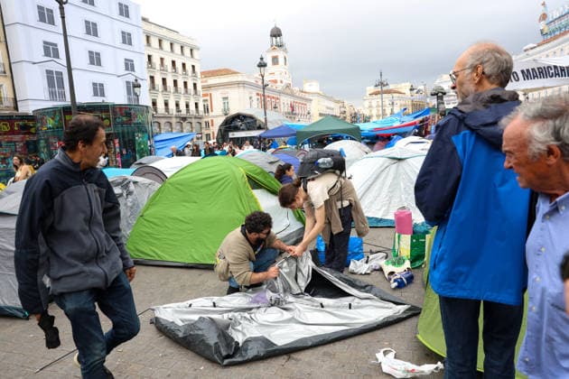 The protest camp in Sol continues while Congress votes on the two housing decrees XXXXX during the housing protest camp at Puerta del Sol on October 2, 2026, in Madrid, Spain. Dozens of tents remain set up in Puerta del Sol to demand measures that protect the right to housing. Today, Congress is voting on the two housing decrees that the government published this week, although neither will pass due to Junts’ refusal. OCTOBER 2, 2026 Marta FernSpain  Copyright: xMartaxFernandezx 7815132
