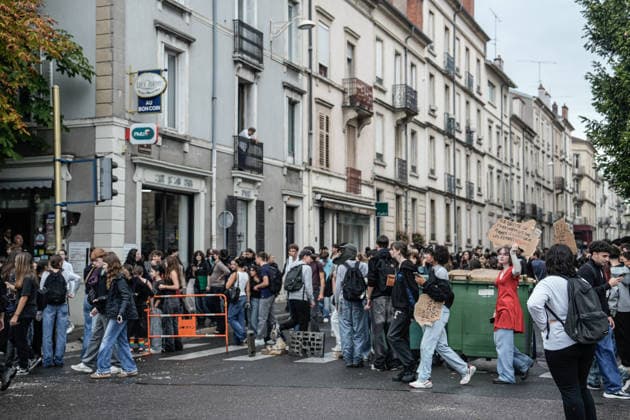 Students clash with police during high-school mobilization in Nancy NANCY, FRANCE - OCTOBER 2: Students gather around several schools and clash with police forces as a nationwide high-school mobilization continues over school conditions and demands for greater education resources in Nancy, France on October 2, 2026. Police deploy security units around several locations as demonstrations and blockades continue. Muhammed Said Tako Anadolu Nancy France. Editorial use only. Please get in touch for any other usage.  Copyright: x2026xAnadoluxMuhammedxSaidxTakox