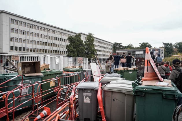Students clash with police during high-school mobilization in Nancy NANCY, FRANCE - OCTOBER 2: Students gather around several schools and clash with police forces as a nationwide high-school mobilization continues over school conditions and demands for greater education resources in Nancy, France on October 2, 2026. Police deploy security units around several locations as demonstrations and blockades continue. Muhammed Said Tako Anadolu Nancy France. Editorial use only. Please get in touch for any other usage.  Copyright: x2026xAnadoluxMuhammedxSaidxTakox