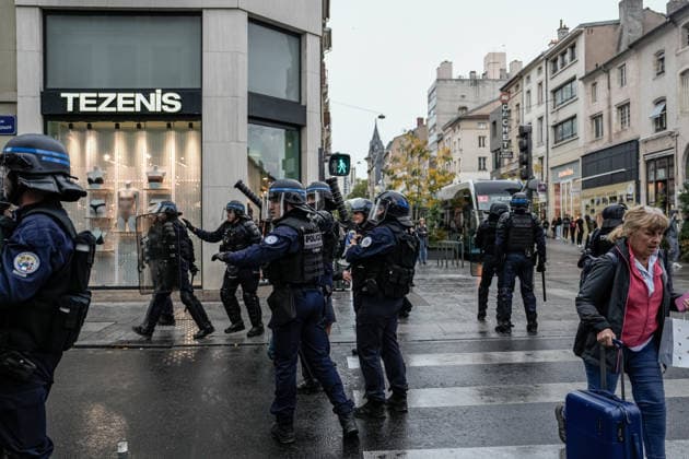 Students clash with police during high-school mobilization in Nancy NANCY, FRANCE - OCTOBER 2: Students gather around several schools and clash with police forces as a nationwide high-school mobilization continues over school conditions and demands for greater education resources in Nancy, France on October 2, 2026. Police deploy security units around several locations as demonstrations and blockades continue. Muhammed Said Tako Anadolu Nancy France. Editorial use only. Please get in touch for any other usage.  Copyright: x2026xAnadoluxMuhammedxSaidxTakox