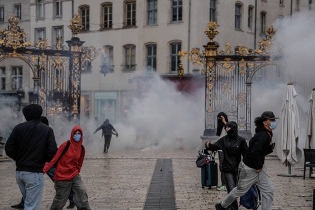 Students clash with police during high-school mobilization in Nancy NANCY, FRANCE - OCTOBER 2: Students gather around several schools and clash with police forces as a nationwide high-school mobilization continues over school conditions and demands for greater education resources in Nancy, France on October 2, 2026. Police deploy security units around several locations as demonstrations and blockades continue. Muhammed Said Tako Anadolu Nancy France. Editorial use only. Please get in touch for any other usage.  Copyright: x2026xAnadoluxMuhammedxSaidxTakox