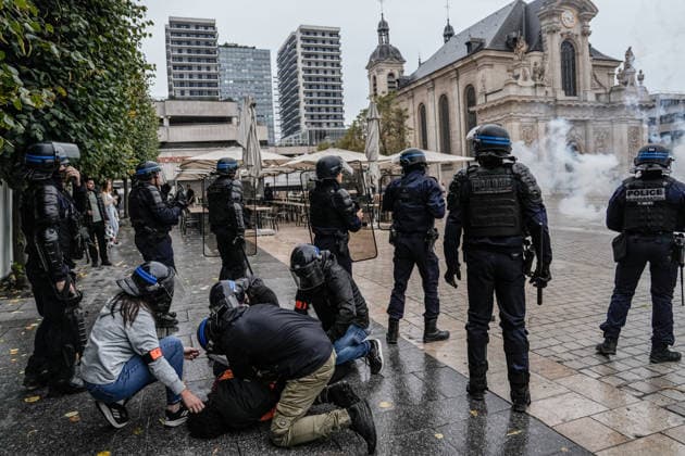 Students clash with police during high-school mobilization in Nancy NANCY, FRANCE - OCTOBER 2: Students gather around several schools and clash with police forces as a nationwide high-school mobilization continues over school conditions and demands for greater education resources in Nancy, France on October 2, 2026. Police deploy security units around several locations as demonstrations and blockades continue. Muhammed Said Tako Anadolu Nancy France. Editorial use only. Please get in touch for any other usage.  Copyright: x2026xAnadoluxMuhammedxSaidxTakox