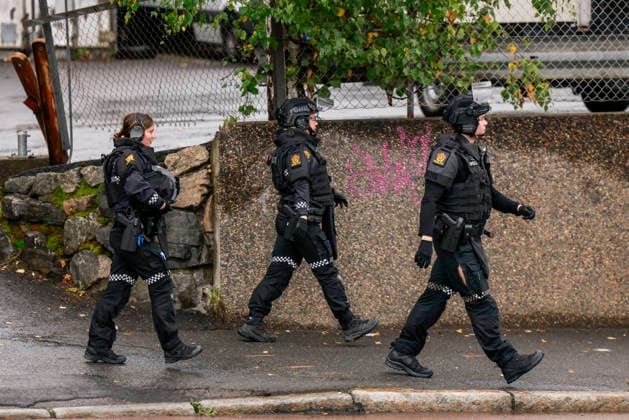 Eksplosjon pa okern i Oslo Oslo 20261002. Politiet evakuerer et omrade og setter sikkerhetsavstand rundt bygget etter en mulig eksplosjon pa okern i Oslo. Foto: Jonas Been Henriksen NTB Oslo Norge wcMBFhtGhVU EDITORIAL USE ONLY Ref:_BNCwcMBFhtGhVU.jpg Copyright: xJonasxBeenxHenriksenx xNTBx