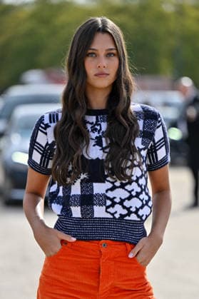 PFW Loewe Outside Arrivals Beau Gadsdon arriving at the Loewe show during Paris Fashion Week, in Paris, France on 2 October 2026. Photo by Julien Reynaud APS-Medias ABACAPRESS.COM Paris France  Copyright: xReynaudxJulien APS-Medias ABACAx