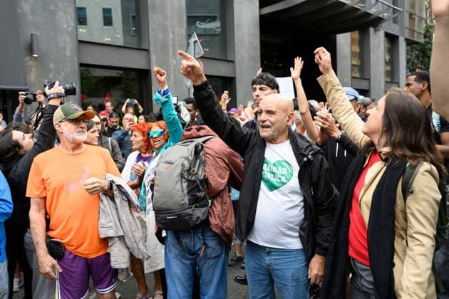 October 2, 2026, Madrid, Spain: MADRID, SPAIN, OCTOBER 2, 2026: Members and supporters of the Sindicato de Inquilinas e Inquilinos de Madrid take part in a demonstration outside the Congress of Deputies as lawmakers debate and vote on two government housing decrees aimed at strengthening tenant protections and increasing affordable housing supply. Madrid Spain - ZUMAq101 20261002_zna_q101_047 Copyright: xTomasxCallex