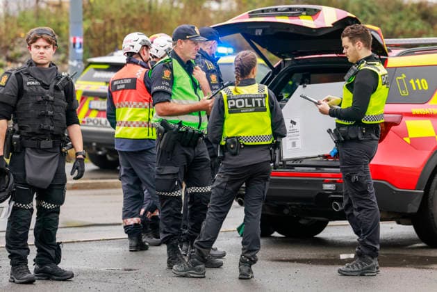 Eksplosjon pa okern i Oslo Oslo 20261002. Politiet evakuerer et omrade og setter sikkerhetsavstand rundt bygget etter en mulig eksplosjon pa okern i Oslo. Foto: Jonas Been Henriksen NTB Oslo Norge BUBiRfqw3p8 EDITORIAL USE ONLY Ref:_BNCBUBiRfqw3p8.jpg Copyright: xJonasxBeenxHenriksenx xNTBx