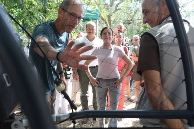 Andalusia Receives 15 Northern Bald Ibis from Germany The Regional Minister of Sustainability and the Environment for the Regional Government of Andalusia, Fina Martínez c, attends the ceremony in Barbate, Cádiz, to welcome 15 northern bald ibises (Geronticus eremita) from Germany. October 2, 2026, in Barbate, Cádiz, Andalusia, Spain. OCTOBER 2, 2026, Barbate, Cádiz, Andalusia, Spain Barbate, Cádiz, Andalusia, Spain Spain Copyright: xNachoxFradex 7815337