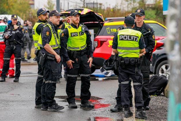 Eksplosjon pa okern i Oslo Oslo 20261002. Politiet evakuerer et omrade og setter sikkerhetsavstand rundt bygget etter en mulig eksplosjon pa okern i Oslo. Foto: Jonas Been Henriksen NTB Oslo Norge zc1zsN_4dSk EDITORIAL USE ONLY Ref:_BNCzc1zsN_4dSk.jpg Copyright: xJonasxBeenxHenriksenx xNTBx