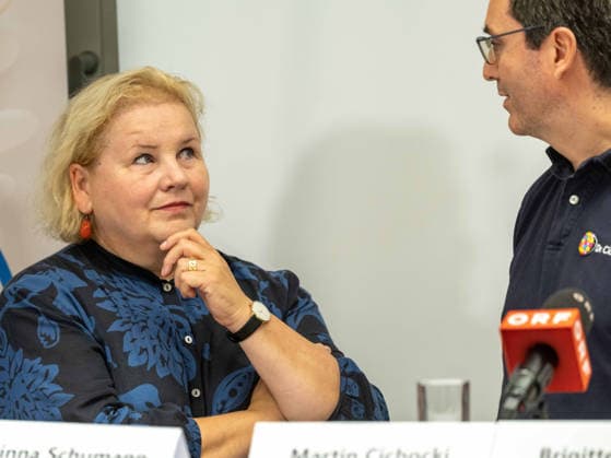 2026-10-02-Pressekonferenz-Gesundheit-Österreich Bundesministerin für Arbeit, Soziales, Gesundheit, Pflege und Konsumentenschutz Korinna Schumann (SPÖ) und ärztlicher Leiter Martin Cichocki (PVE Sonnwendviertel) am 2 Oktober 2026 bei der Pressekonferenz zur Bilanz 5 Jahre PVE Sonnwendviertel medizinische Versorgung und psychosoziale Unterstützung unter einem Dach im PVE Sonnwendviertel in Wien, Wien, Österreichr