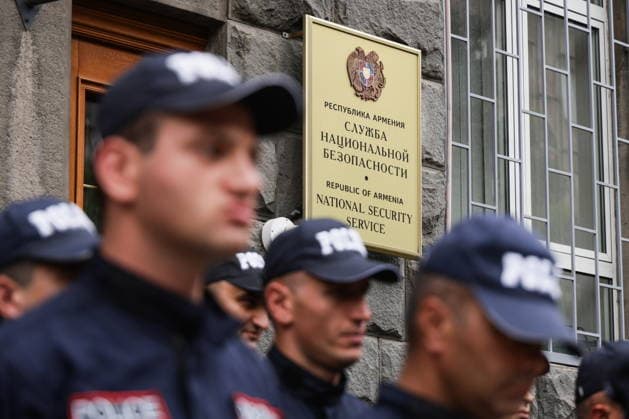 ARMENIA, YEREVAN - OCTOBER 2, 2026: Policemen are seen during protests outside the building of the Armenian National Security Service. On October 1, an Azerbaijanian soldier shot at and wounded a woman in a leg in Syunik Province. Alexander Patrin TASS  98669235