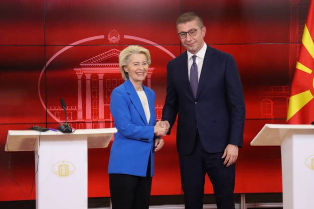 EU Commission President Ursula von der Leyen meets Prime Minister Hristijan Mickoski in Skopje SKOPJE, NORTH MACEDONIA - OCTOBER 2: European Commission President Ursula von der Leyen (L) and Prime Minister of North Macedonia Hristijan Mickoski (R) hold a joint press conference following their bilateral meeting at the Government Building in Skopje, North Macedonia on October 2, 2026. Von der Leyen visited Skopje as part of her Western Balkans tour to discuss EU accession progress and regional cooperation. Umeys Sulejman Anadolu Skopje North Macedonia. Editorial use only. Please get in touch for any other usage.  Copyright: x2026xAnadoluxUmeysxSulejmanx