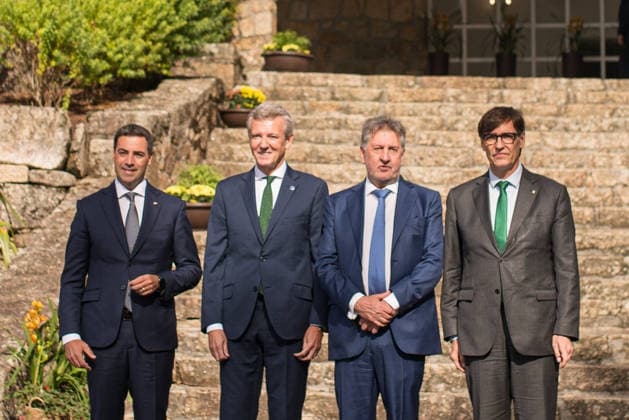 News Bilder des Tages Second day of the La Toja Vínculo Atlántico Forum: The president of the Xunta de Galicia, Alfonso Rueda, the Lehendakari, Imanol Pradales, and the president of the Generalitat, Salvador Illa, during the La Toja Vínculo Atlántico Forum, on October 2, 2026, in O Grove, Pontevedra, Galicia, Spain. The La Toja Vínculo Atlántico Forum is a renowned annual forum for debate and reflection focused on the defense of liberal democracy, the Atlantic partnership, and international cooperation. Founded in 2019 on the initiative of Josep Piqué, Amancio López Seijas, and the Hotusa Group, it brings together prominent political and business leaders, academics, and representatives of civil society on the island of La Toja. OCTOBER 2, 2026 Elena Ferná O Gro Copyright: xElenaxFernandezx 7815509