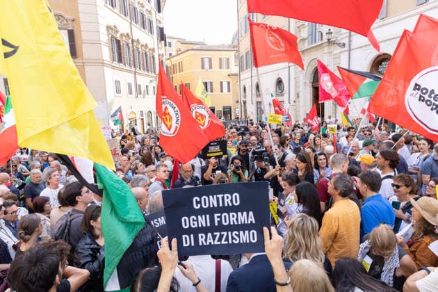 IPA89220797 - Protest in Piazza Montecitorio in Rome against the passage of the Anti-Semitism Decree-Law  Copyright: xMatteoxNardonex xx IPA89220797