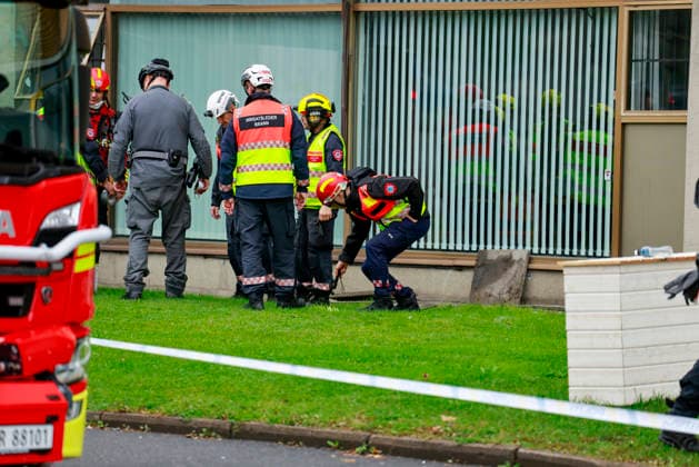 Eksplosjon pa okern i Oslo Oslo 20261002. Politiet evakuerer et omrade og setter sikkerhetsavstand rundt bygget etter en mulig eksplosjon pa okern i Oslo. Foto: Jonas Been Henriksen NTB Oslo Norge CdMdScaZFWA EDITORIAL USE ONLY Ref:_BNCCdMdScaZFWA.jpg Copyright: xJonasxBeenxHenriksenx xNTBx
