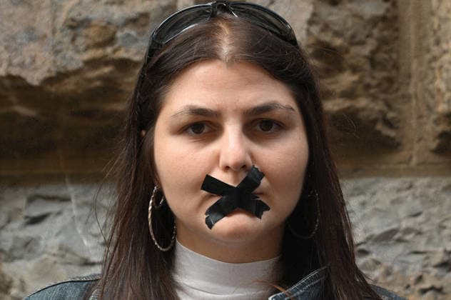 News Bilder des Tages October 2, 2026, Florence, Italia, Italy: A representative of Potere al Popolo protested the electoral law reform, which requires 450,000 signatures to run in the general election. Florence, October 2, 2026 Florence Italy  - ZUMAa289 20261002_zia_a289_093 Copyright: xAleandroxBiagiantix xAgfx